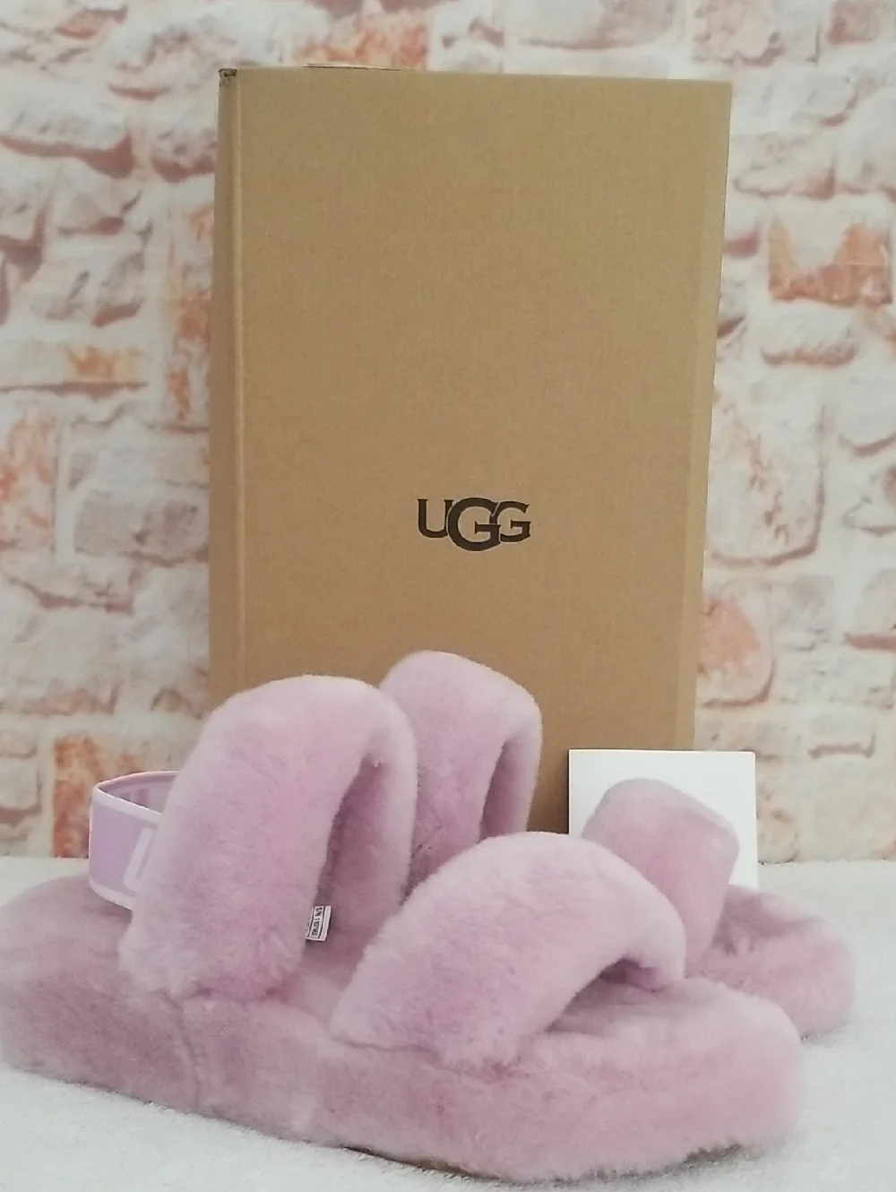 New UGG Oh Yeah Slides - Picture 1 of 9